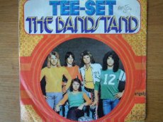 45T031 TEE SET - THE BANDSTAND